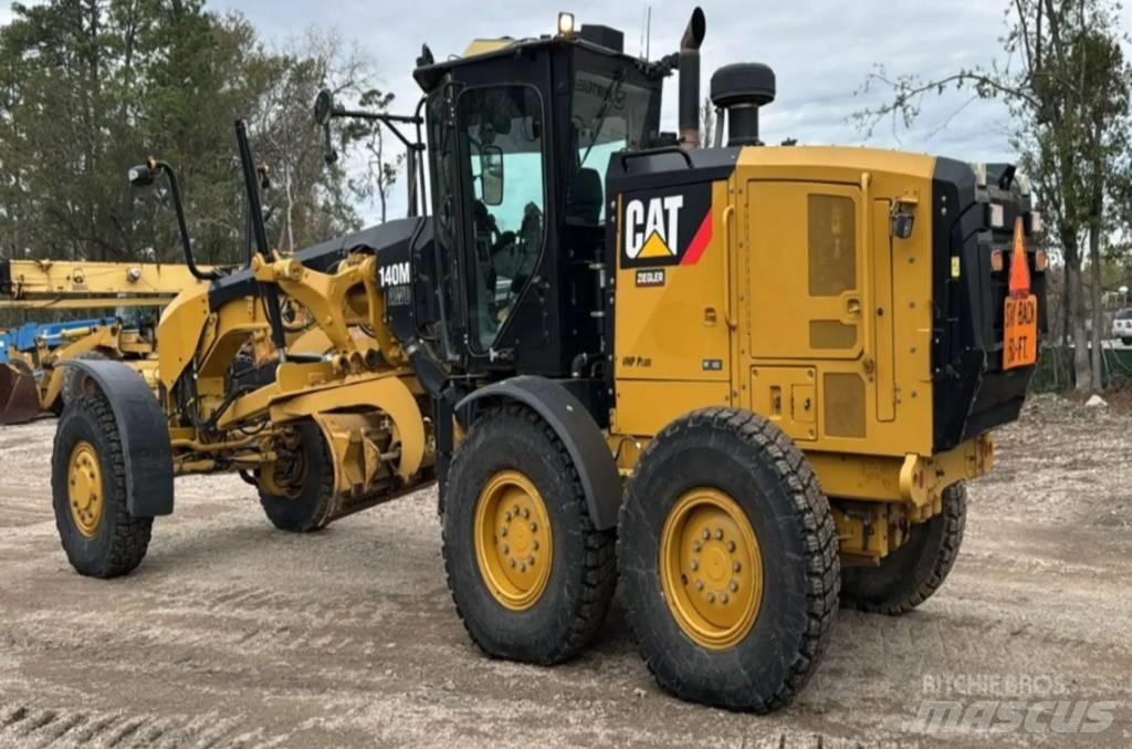 CAT 140M2 AWD Równiarki