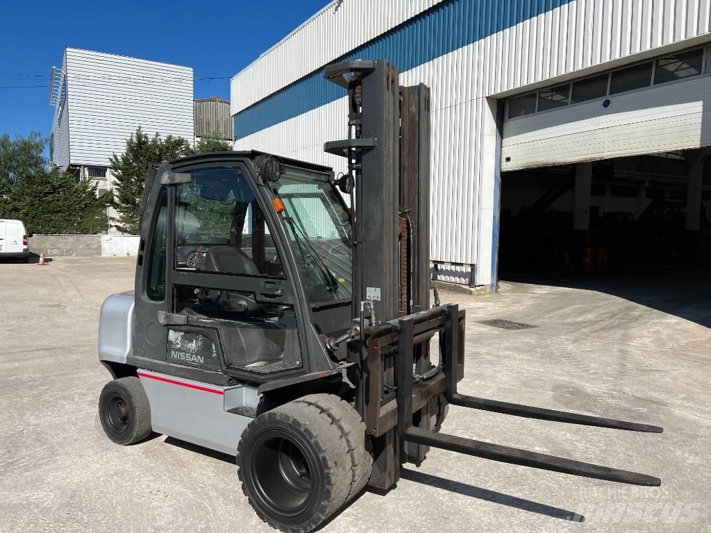 Nissan DX 30 Wózki Diesla