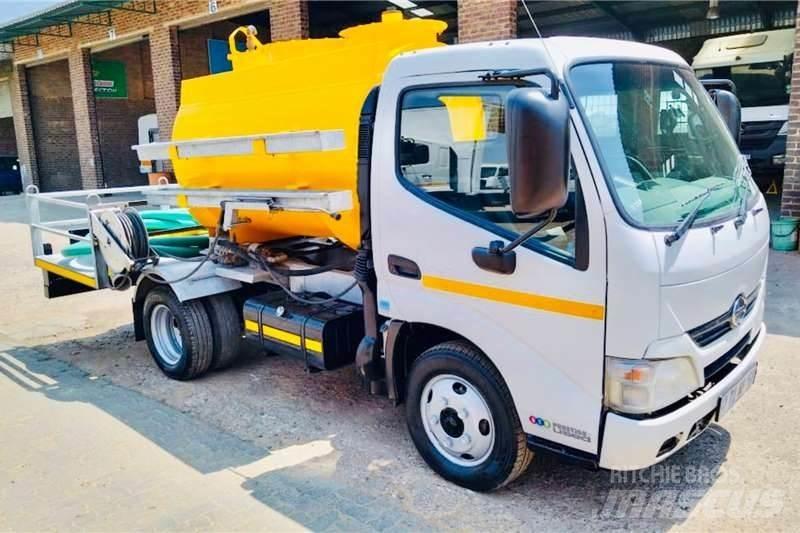 Hino 300 614 Inne