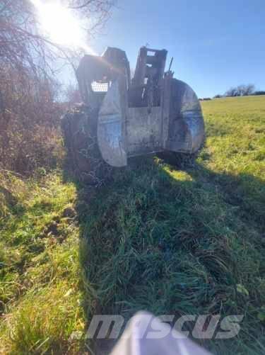 Timberjack 240C Skidery