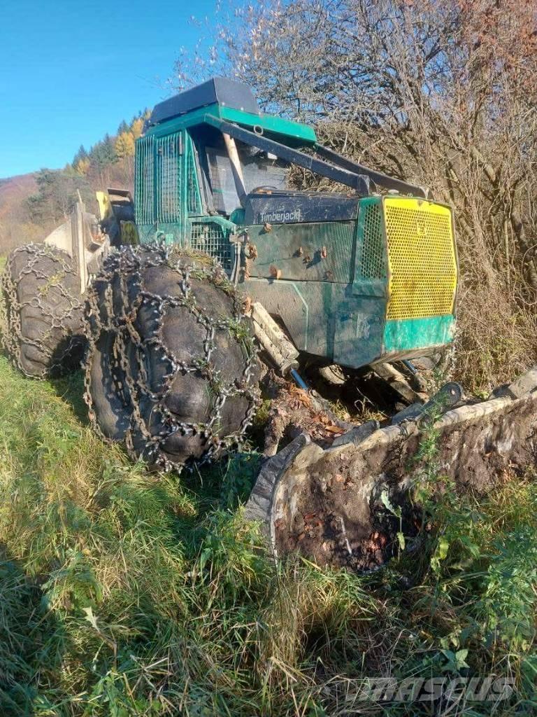 Timberjack 240C Skidery