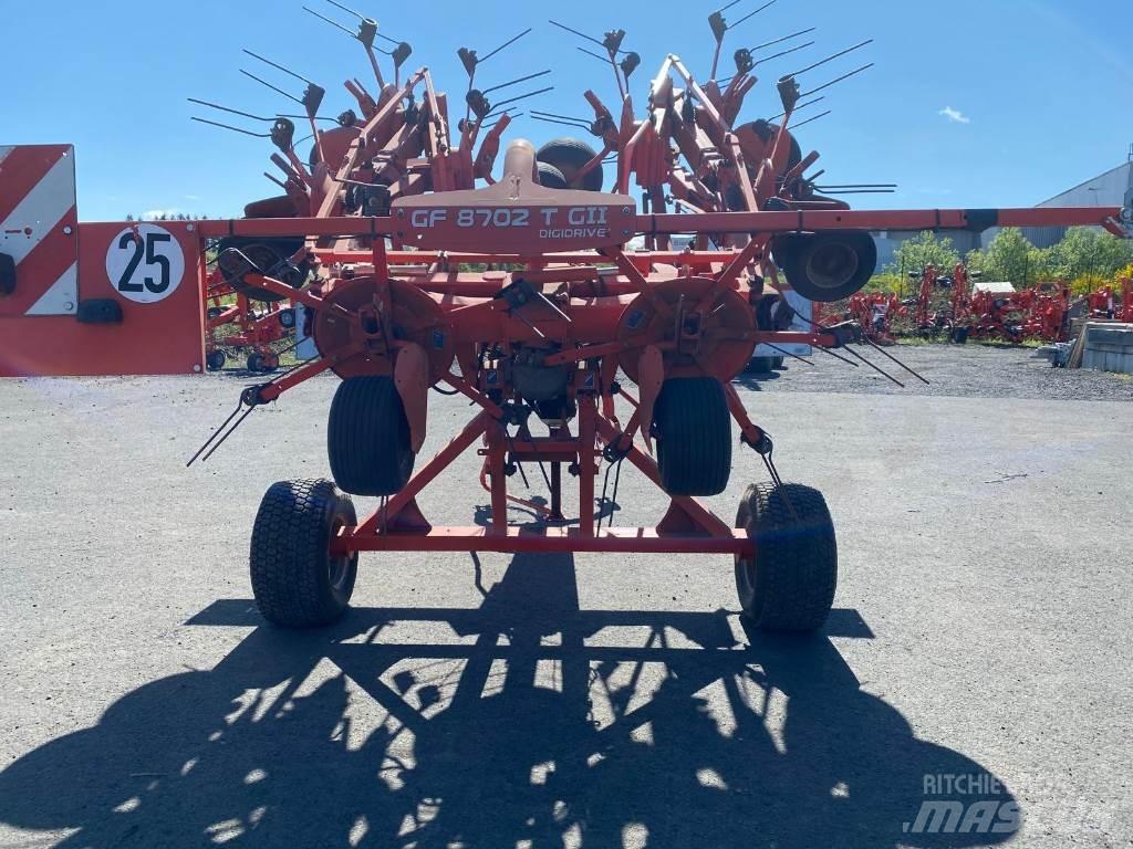 Kuhn GF8702T Zgrabiarki i przetrząsacze