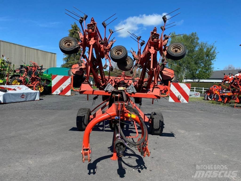 Kuhn GF8702T Zgrabiarki i przetrząsacze