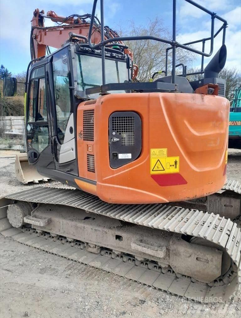 Hitachi ZX 135 US-6 Koparki gąsienicowe