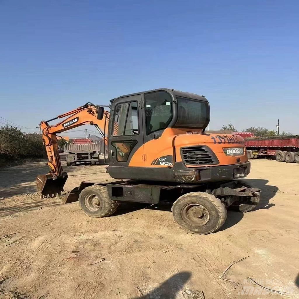 Doosan DX60W Koparki kołowe