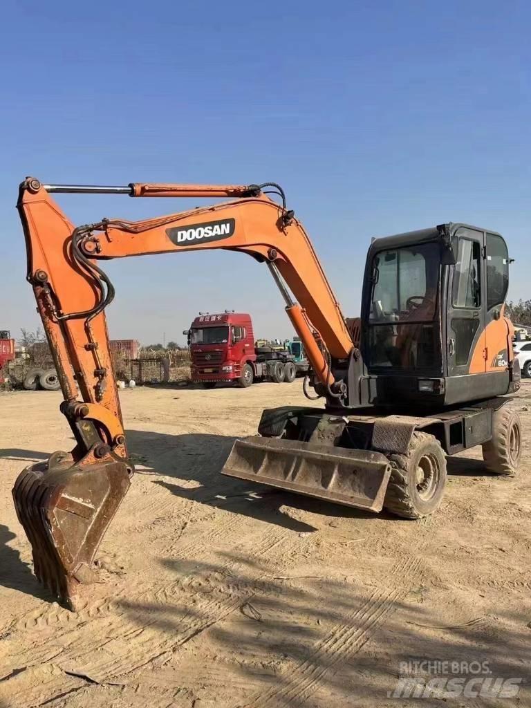 Doosan DX60W Koparki kołowe
