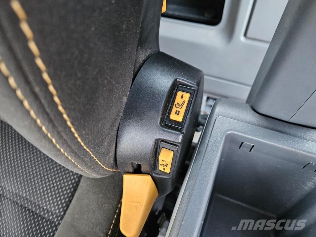 CAT 323 Koparki gąsienicowe