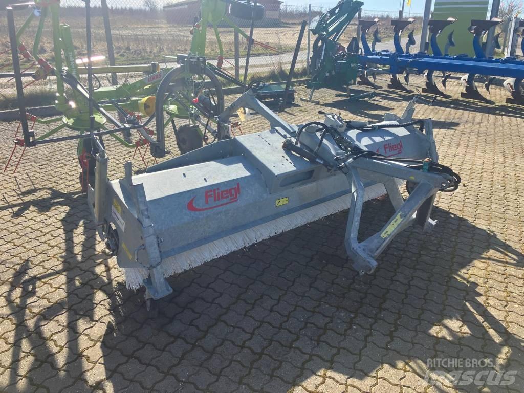 Fliegl Kost 2,8 m. Inne akcesoria do ciągników