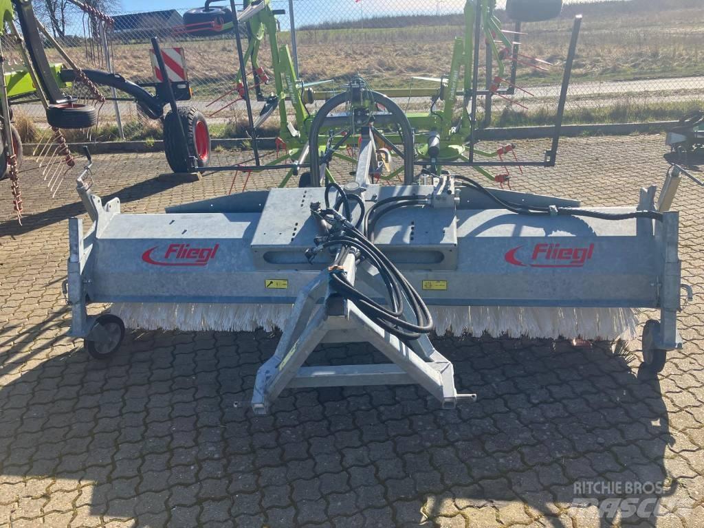 Fliegl Kost 2,8 m. Inne akcesoria do ciągników