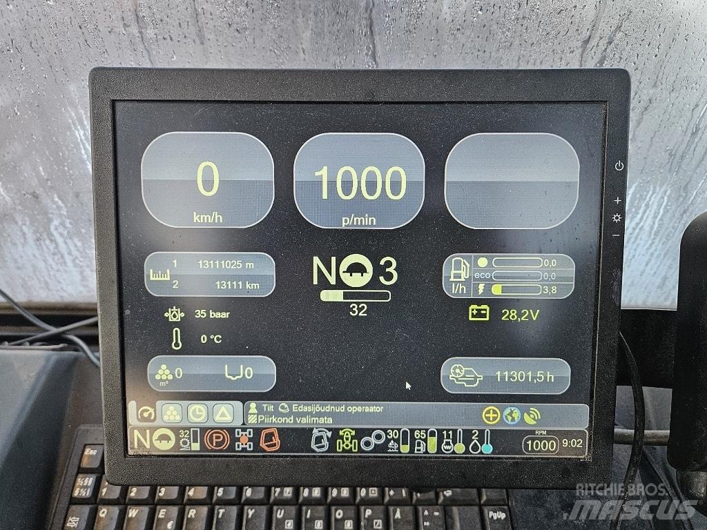 Komatsu 835 Forwardery