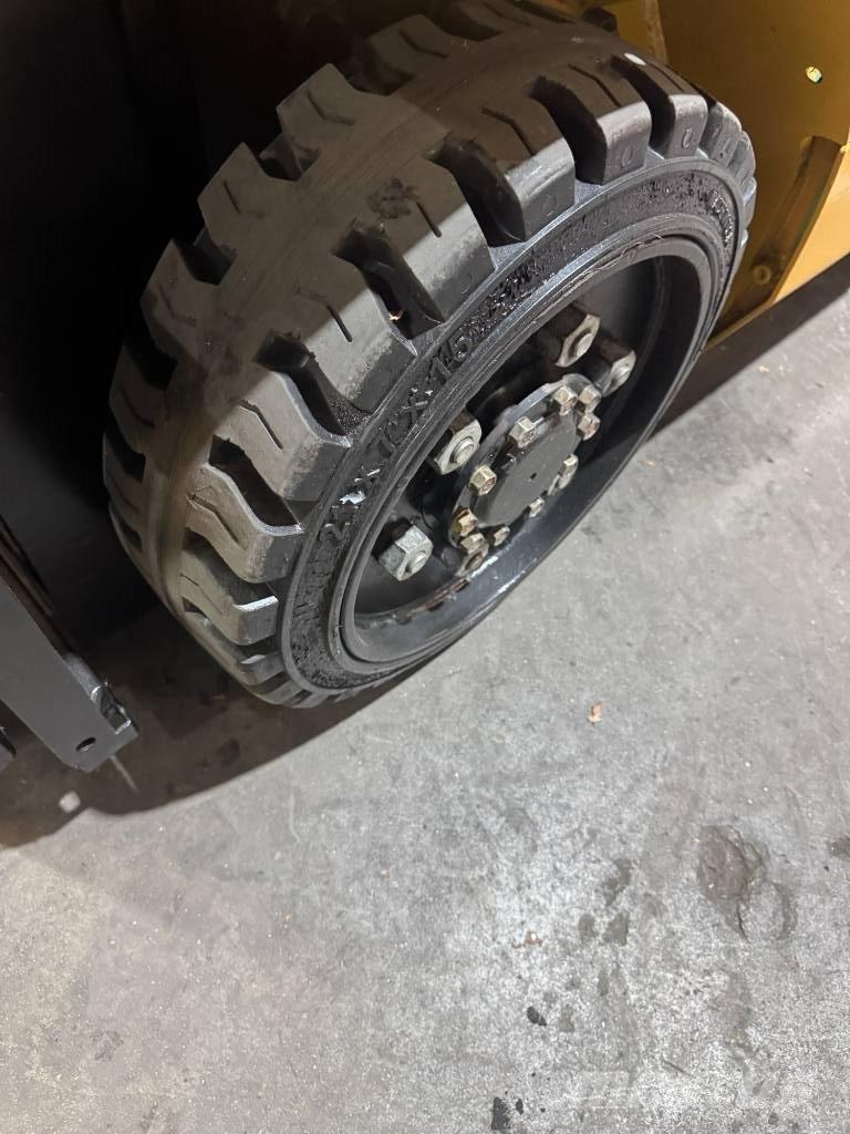 CAT FGC25N Wózki widłowe inne