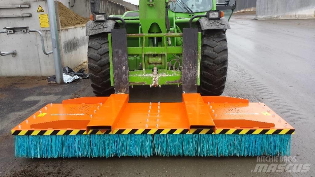 M3 Broom Sweeper SI Zamiatarki - Zgarniarki - Odśnieżarki
