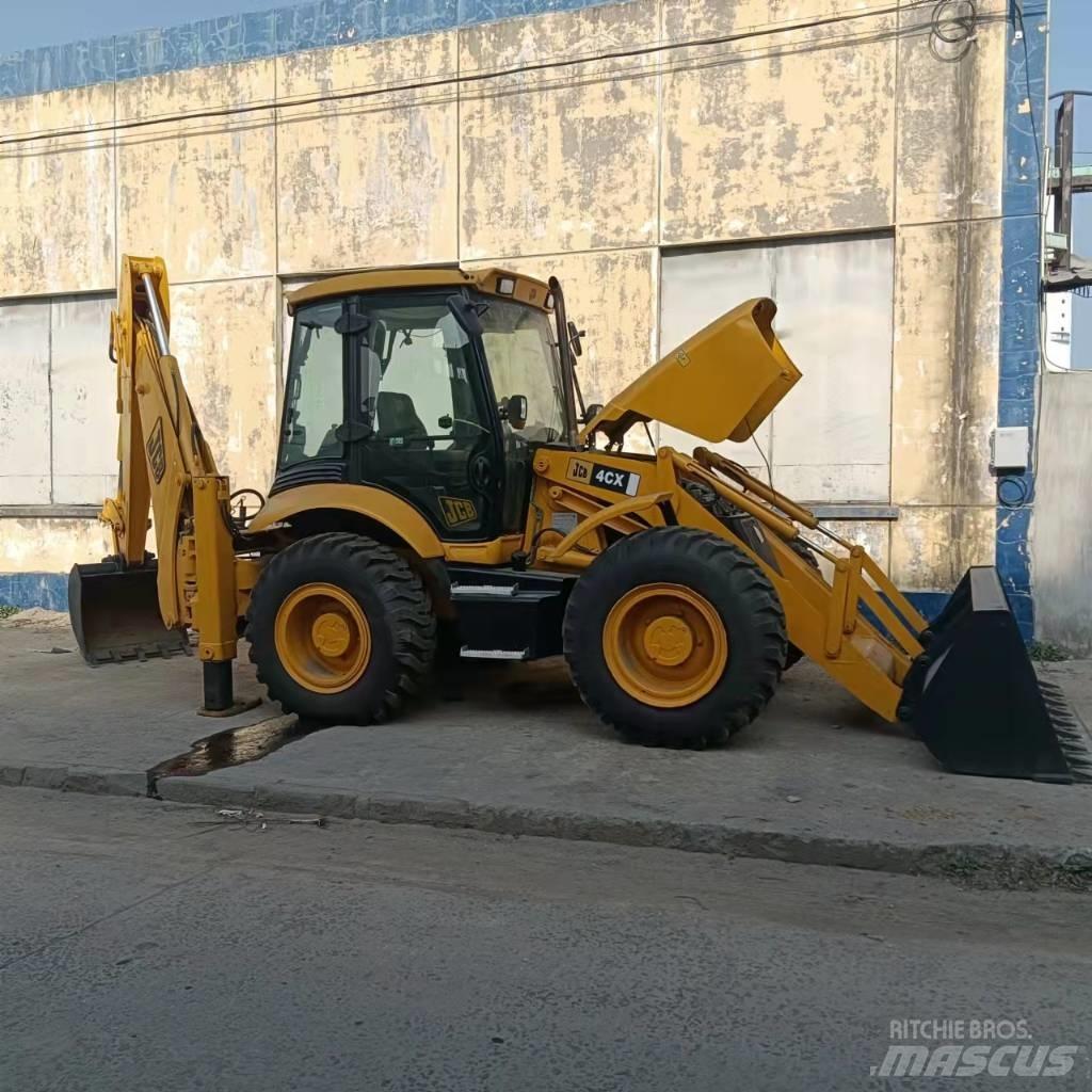 JCB 4CX Koparko-ładowarki