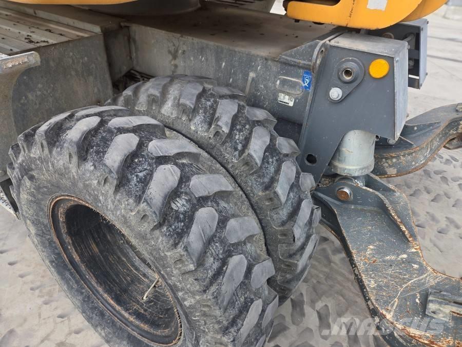 Liebherr 912 COMPACT Koparki kołowe