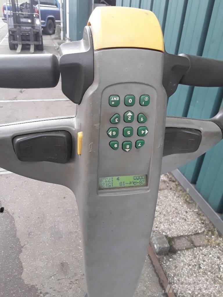 Nissan PLL160 Wózki widłowe unoszące