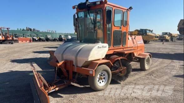 Broce KR 350 Zamiatarki - Zgarniarki - Odśnieżarki