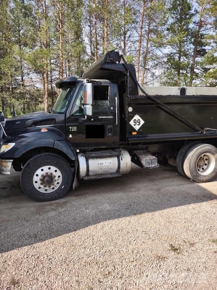 International 7500 Wywrotki