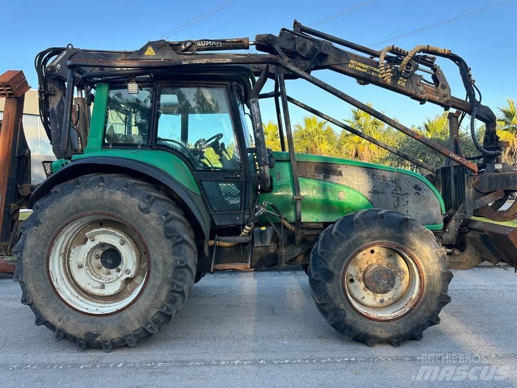 Valtra T130 Traktory leśne