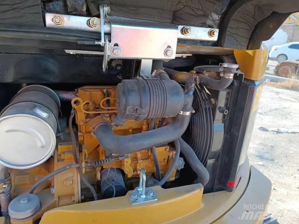 CAT 303 CR Minikoparki