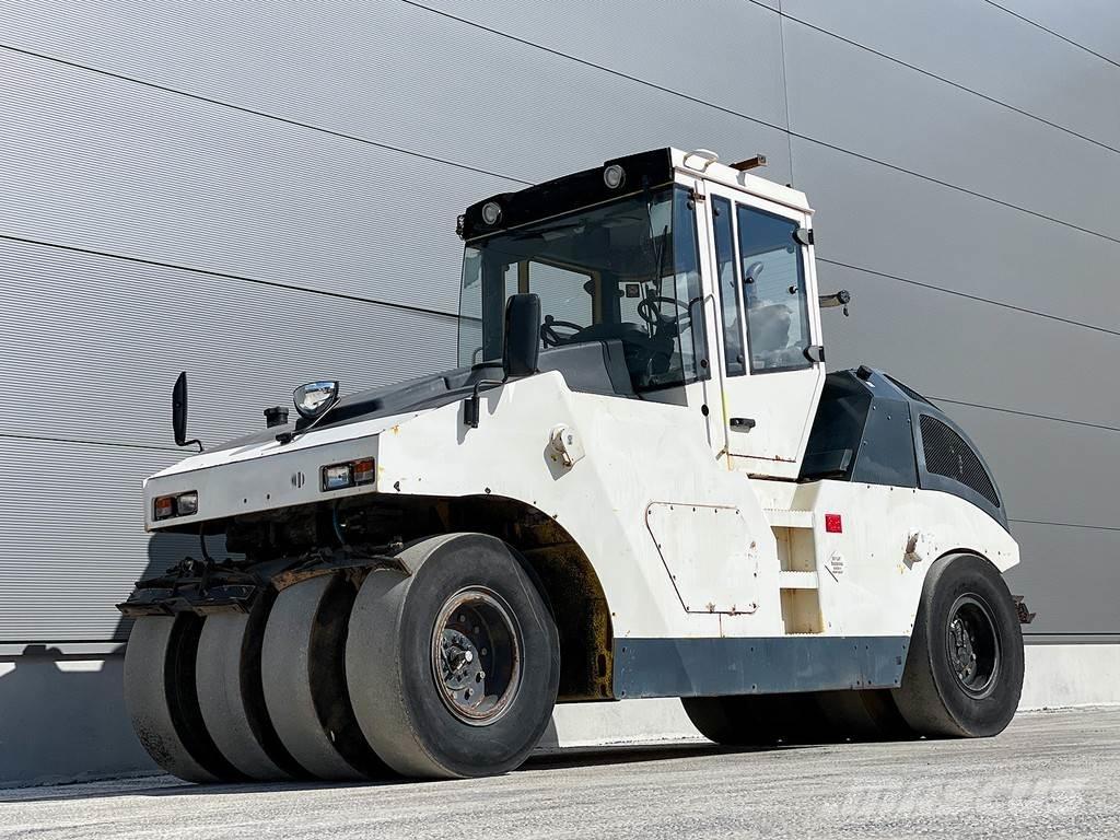 Bomag BW 24 RH Walce ogumione