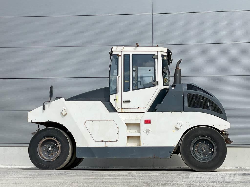 Bomag BW 24 RH Walce ogumione