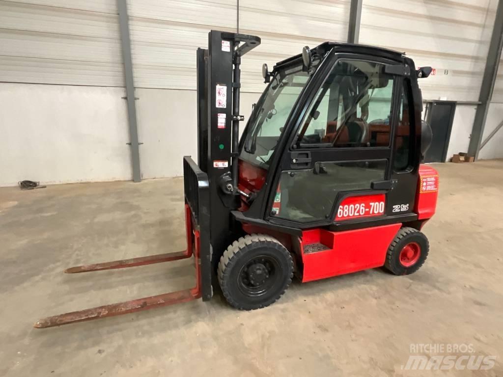 Nissan U1 D2 A 25 LQ Wózki LPG