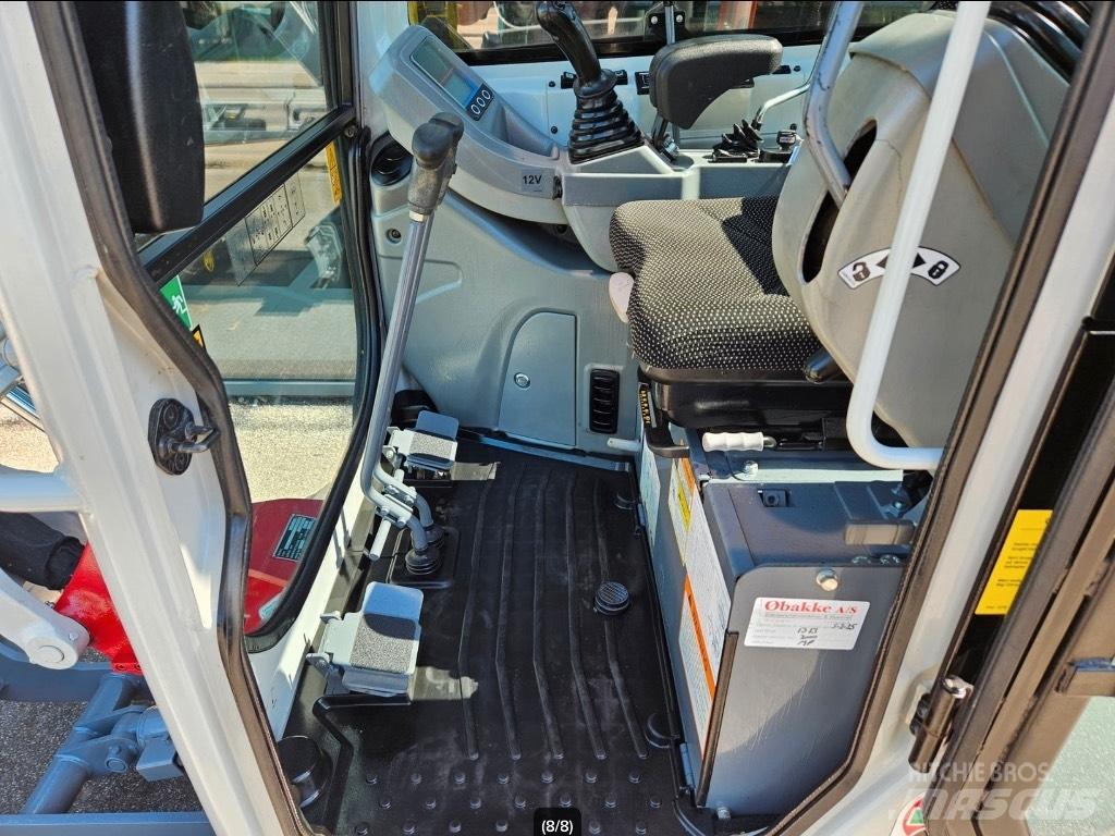 Takeuchi TB 216 Minikoparki