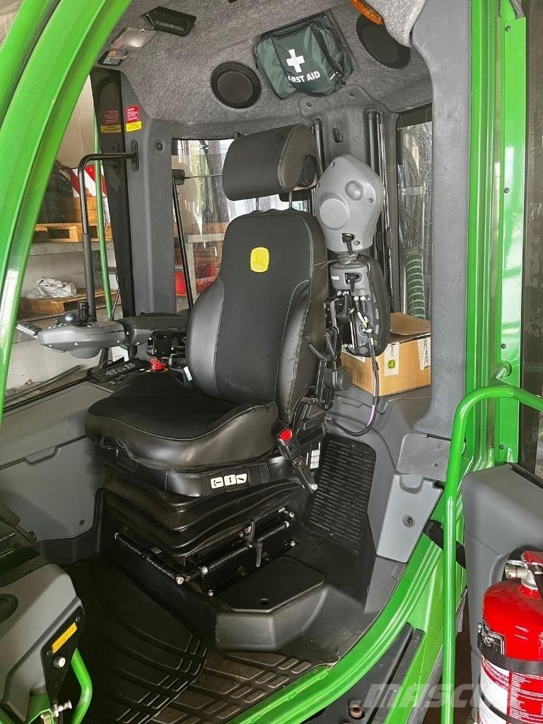 John Deere 1910G Forwardery