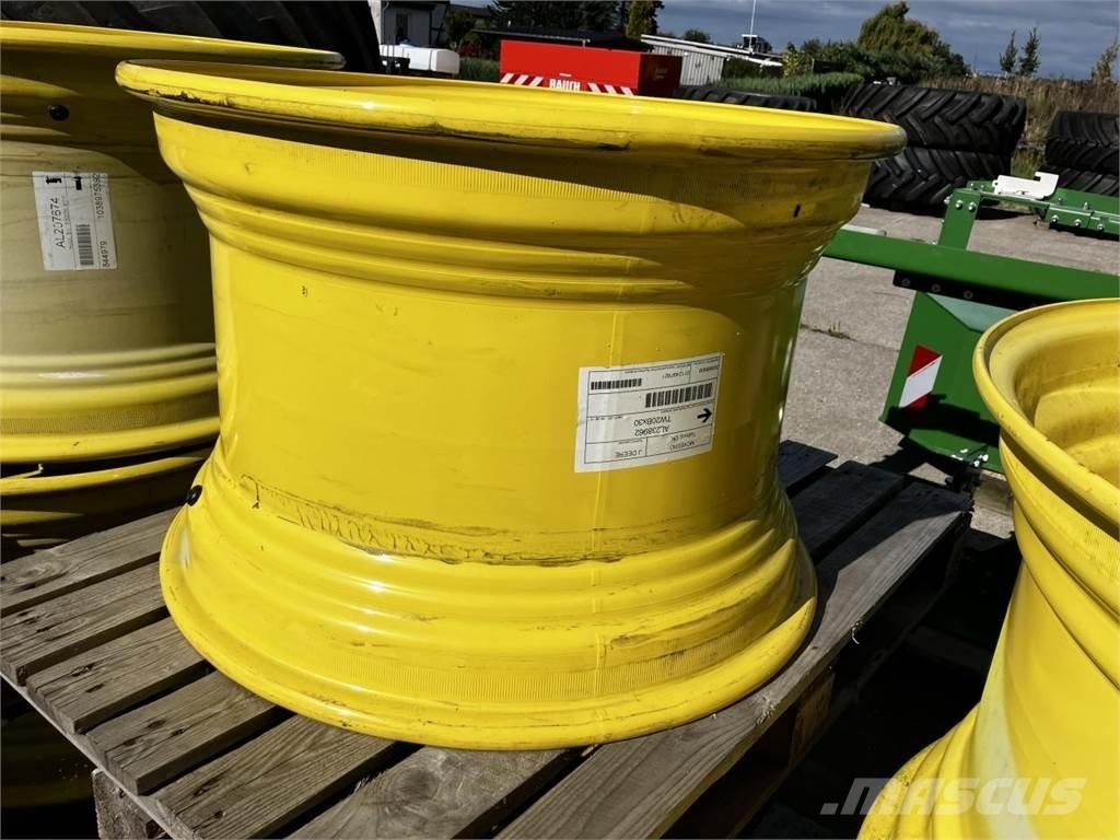 John Deere 20x30 Opony, koła i felgi
