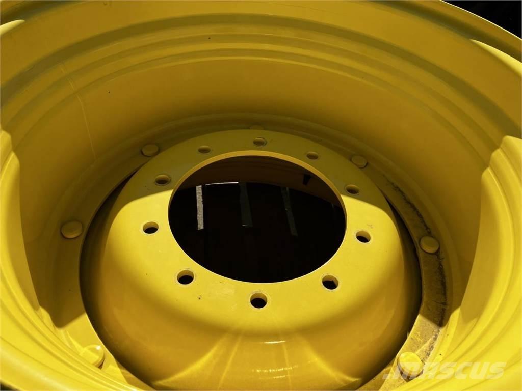 John Deere 20x30 Opony, koła i felgi