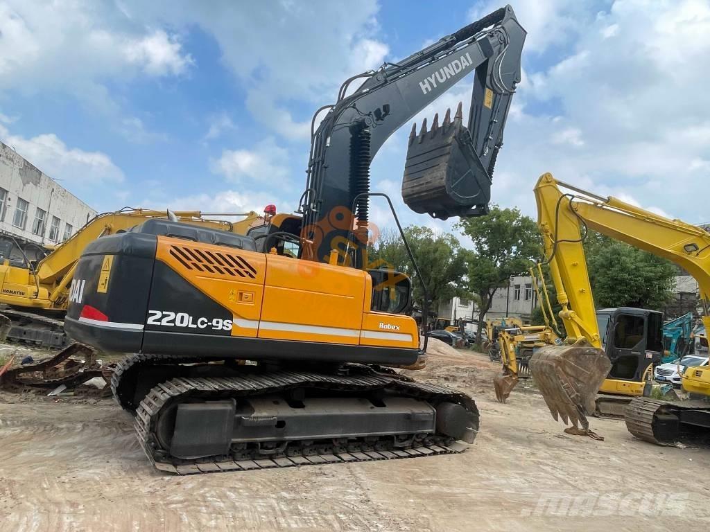Hyundai Robex 220 Koparki gąsienicowe