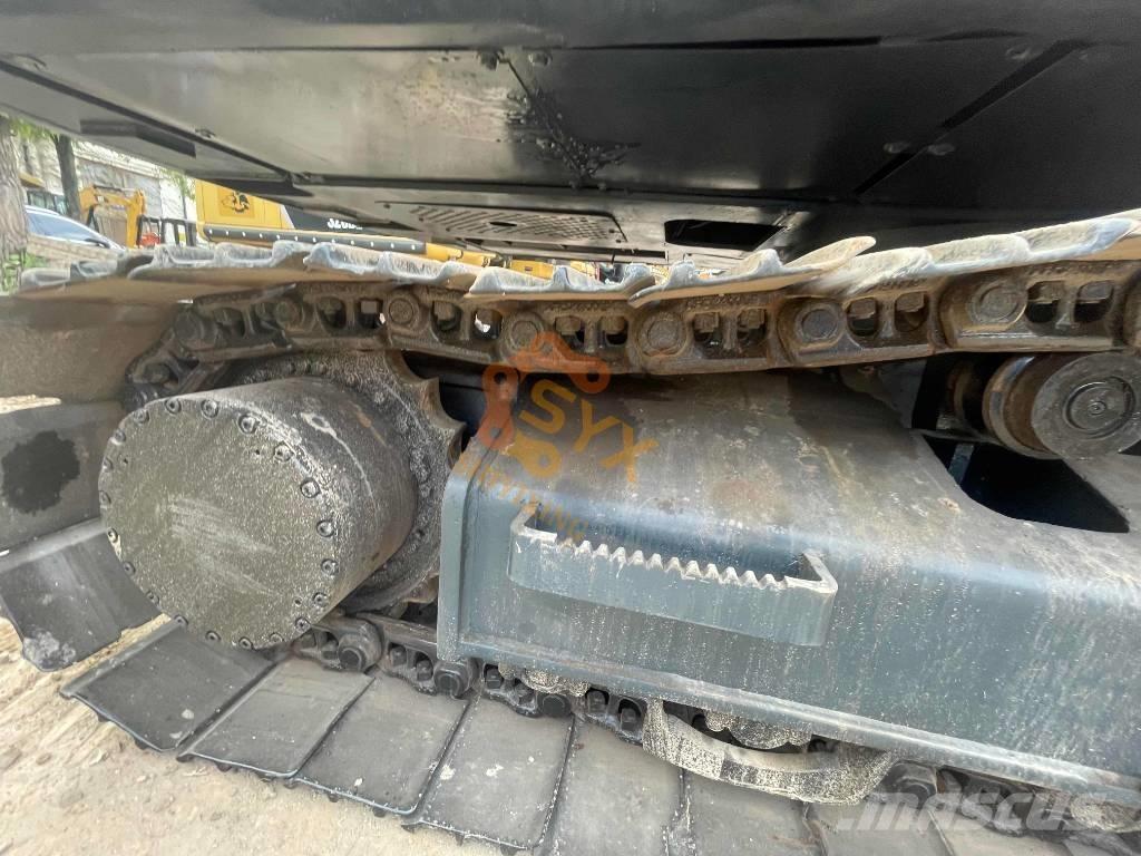 Hyundai Robex 220 Koparki gąsienicowe