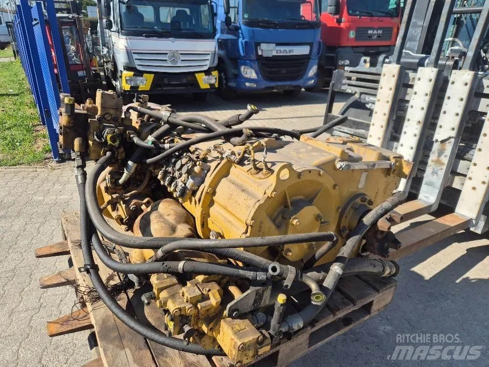 CAT 966G Mosty, wały i osie
