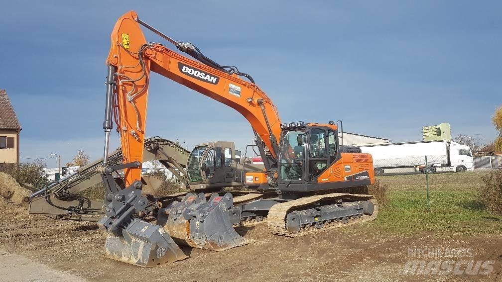 Doosan DX 225 Koparki gąsienicowe