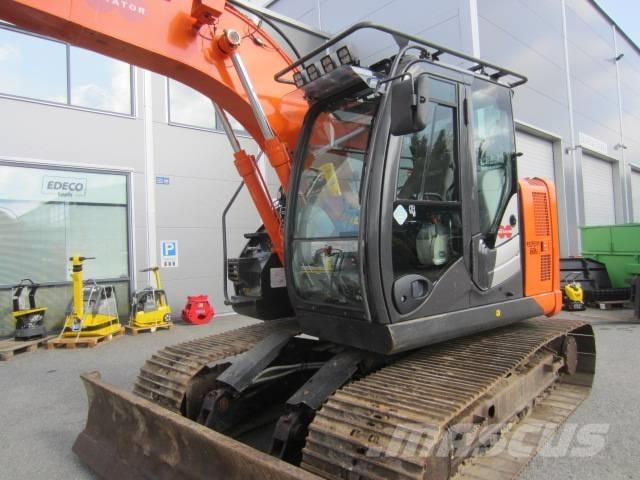 Hitachi ZX 135 Koparki gąsienicowe