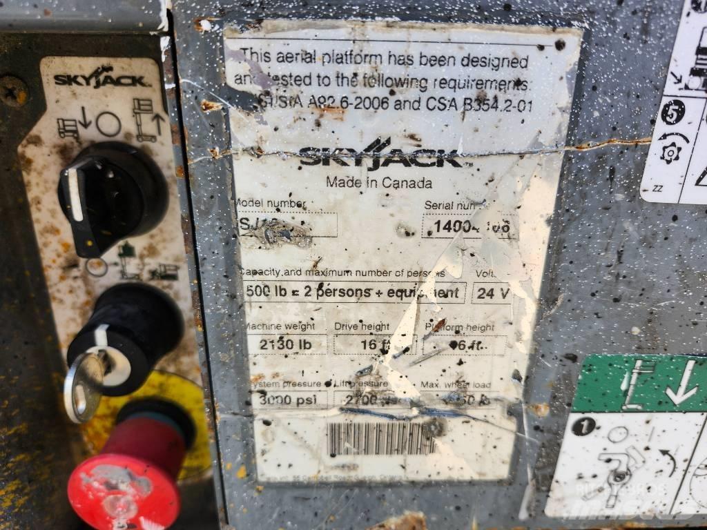 SkyJack SJ 16 Podnośniki masztowe