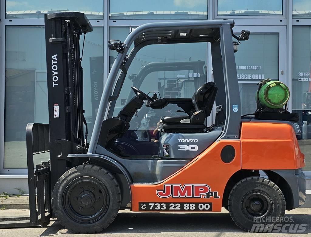 Toyota 8 FG 30 F Wózki LPG