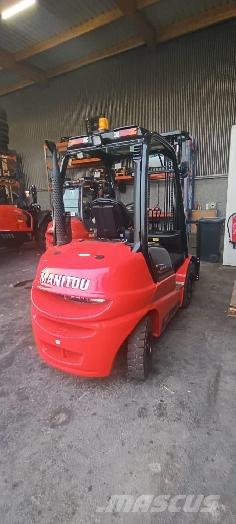 Manitou MI 25 Wózki Diesla