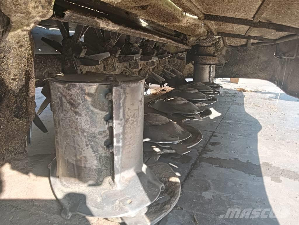 CLAAS Disco 2700 C Kosiarki ze wstępną obróbka paszy