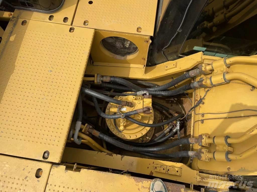 CAT 330 D Koparki gąsienicowe
