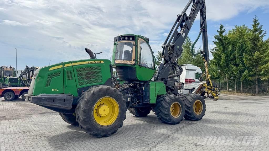 John Deere 1170 E Harwestery