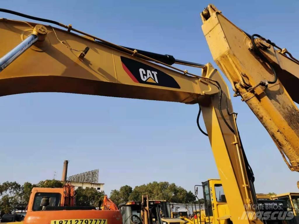 CAT 330 D Koparki gąsienicowe