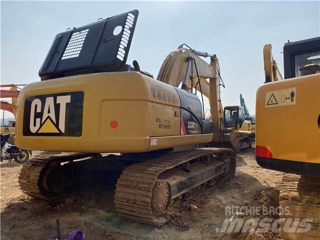 CAT 323D Koparki gąsienicowe