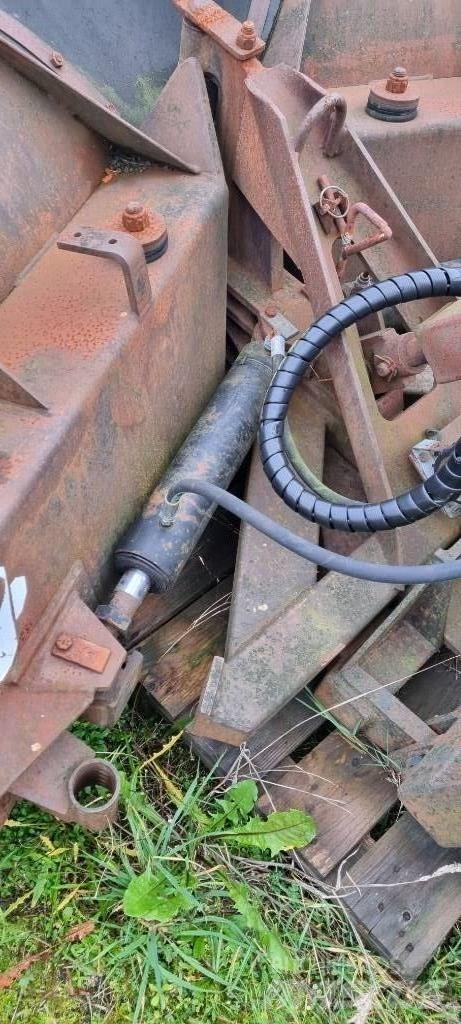 Holms 2,4 Lemiesze i pługi śnieżne