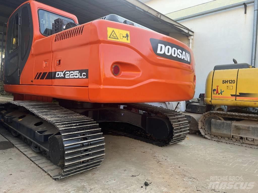 Doosan DX225LC Koparki gąsienicowe