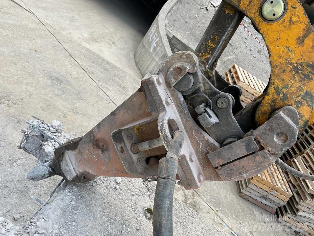 Brokk 330 Diesel Koparki wyburzeniowe