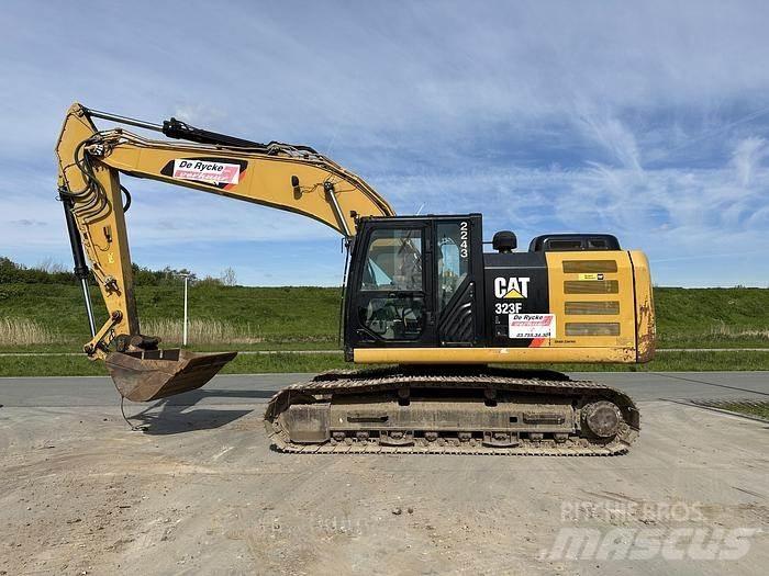 CAT 323FL Koparki gąsienicowe