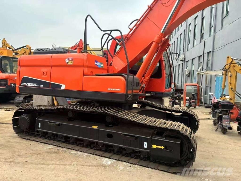 Doosan DX 225 LC Koparki gąsienicowe