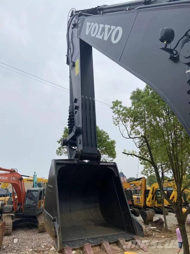 Volvo EC210D Koparki gąsienicowe