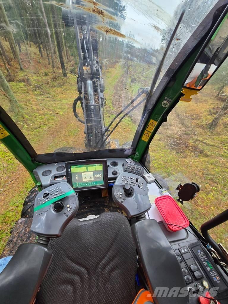 John Deere 1170 E Harwestery